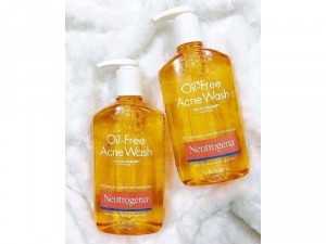 Sữa rửa mặt Neutrogena oil free acne
