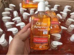 Sữa rửa mặt Neutrogena oil free acne