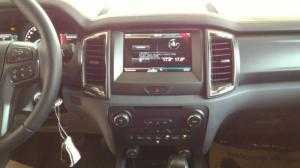 Ford Ranger Wildtrak 3.2 màu bạc