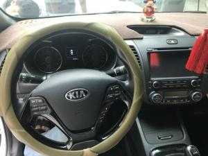 Bán Kia Cerato 1.6MT màu trắng số sàn sản xuất 2016 biển Sài Gòn