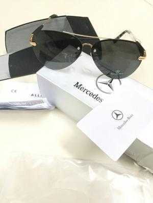 Mắt Kính Mercedes-Benz black