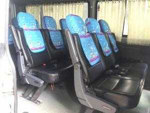 Bán Mercedes Sprinter 2013 máy dầu màu bạc xe nhà mua mới từ đầu.