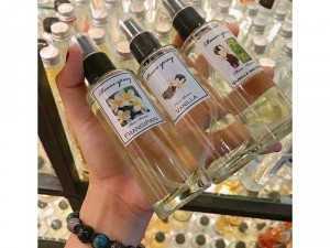 Tinh dầu xịt phòng Thái