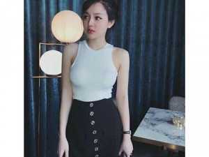 Set váy + Áo ba lỗ cổ ngược