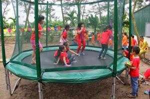 Sàn nhúng trẻ em