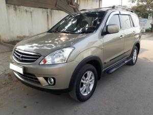 Cần bán xe Mitsubishi Zinger 2011 số tự động màu vàng cát