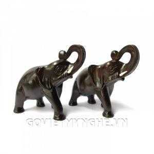 - Cặp Tượng Voi Gỗ Trang Trí Phong Thủy - Dài 13cm x Rộng 6cm x Cao 12cm (Kích thước 1 con). Giá: 330.000₫ /1cặp