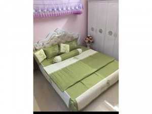 Bộ gồm 7 món, ga phủ, 1 vỏ chăn, 2 vỏ gối nằm, 2 vỏ gối tựa, 1 vỏ gối ôm, chát cotton poly