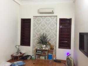 Bán gấp nhà 3 tầng đẹp, kiên cố đường thông ngõ ô tô Thống nhất chỉ 2,2 tỷ