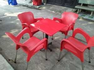 bàn ghế cafe sân vườn giá rẻ và chất lượng cho khách hàng