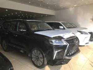 Bán Lexus Lx570 Super Sport màu đen, sản xuất 2018,mới 100%,xe giao ngay,giá tốt.