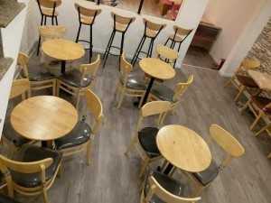 cần thanh lý gấp 10 bộ bàn ghế gỗ cafe sân vườn giá rẻ