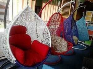 Xích đu nhựa đa màu sắc giá rẻ