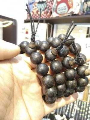Vòng đeo tay trầm hương