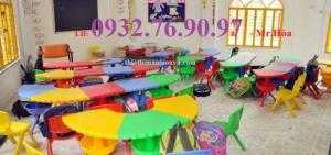 Bàn chơi đất nặn cho bé mầm non giá rẻ nhất 2018