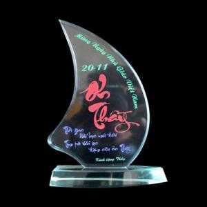 Làm kỷ niệm chương giá rẻ tại Tp. HCM