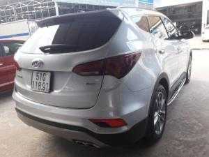 Bán Hyundai Santafe 4WD 2.4AT máy xăng số tự động màu bạc sản xuất 2017 bản full biển SG
