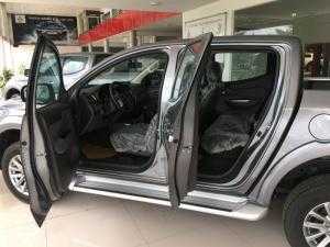 Triton 4x4 MT nhập khẩu nguyên chiếc tại Thái Lan