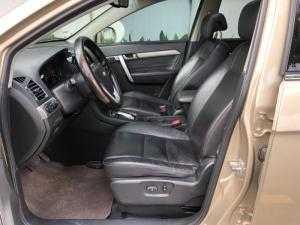 Bán Chevrolet Captiva Revv 2.4AT màu vàng cát số tự động sản xuất 2016 full options