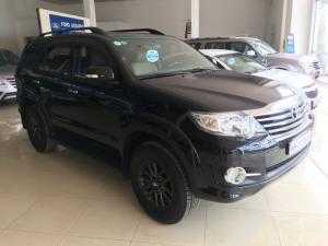 Fortuner 2015 AT, máy xăng, màu đen, tặng 100% trước bạ