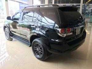 Fortuner 2015 AT, máy xăng, màu đen, tặng 100% trước bạ