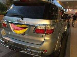 Nhà cần bán Fortuner 2010, số tự động, màu bạc, đẹp len ken.
