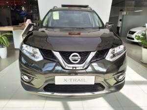 phía trước nissan x-trail 2018