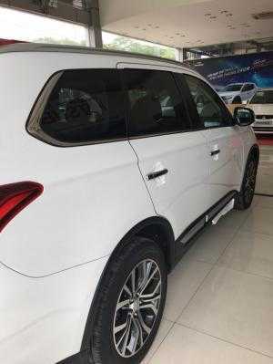 Bán xe Mitsubishi Outlander 2.4CVT premium, giảm giá lên đến hàng CHỤC TRIỆU, hỗ trợ trả góp đến 90% giá trị xe