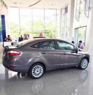 Thủ Đức: Ford Fiesta Titanium giá tốt cuối tháng | Trả trước 20% | Ngân hàng 24h