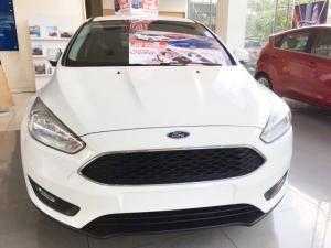 Thủ Đức: 5 Chỗ Ford Focus Titanium | Trả trước 180 Triệu | 5 ngày nhận xe
