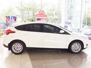 Thủ Đức: 5 Chỗ Ford Focus Titanium | Trả trước 180 Triệu | 5 ngày nhận xe