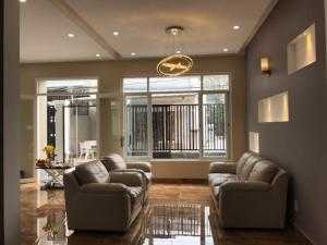 Nhà biệt thự lê văn lương phước kiểng.dt:9x9m,trệt 1 lầu+3pn,ga ra xe hơi