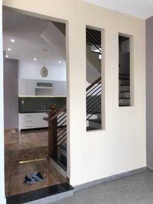 Nhà biệt thự lê văn lương phước kiểng.dt:9x9m,trệt 1 lầu+3pn,ga ra xe hơi