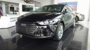 Elantra 2.0 AT màu đen có sẵn, giao ngay