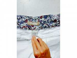 Quần shorts trắng