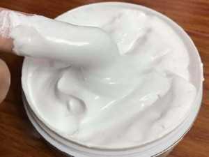 Kem body trắng mịn tặng tắm trắng và ủ