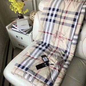 Chăn đũi hè thu Burberry họa tiết kẻ sang chảnh