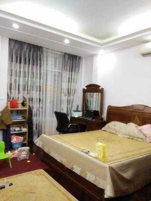VIP, P.Lô, KD, Bán nhà phố Trần Quốc Hoàn, quận Cầu giấy, DT 68m, 5T