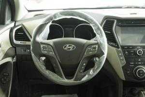 Hyundai Sannta Fe màu nâu Full Option có sẵn, giao ngay