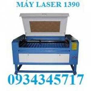 Máy laser 1390- chuyên cắt khắc mica là biển quảng cáo