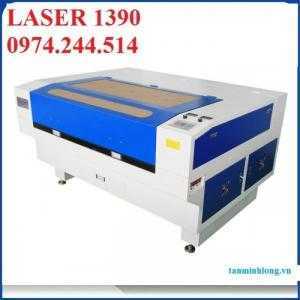 Máy laser 1390- chuyên cắt khắc mica là biển quảng cáo