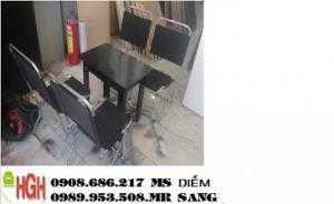 Ghế gỗ xếp quán nhậu