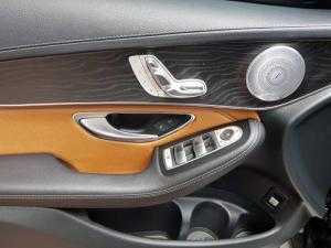 Gia đình Bán Mercedes Glc300 màu đen 2016 tự động full từ chân lên đầu