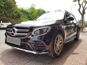 Gia đình Bán Mercedes Glc300 màu đen 2016 tự động full từ chân lên đầu