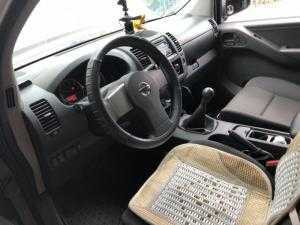 Cần ra đi em Nissan Navara số sàn 2013 hai cầu máy dầu rất tiết kiệm.