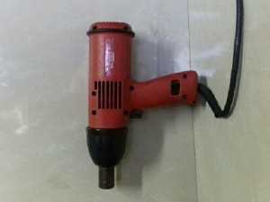 Súng bắn bu lông điện HiLTi 1/2 nhật