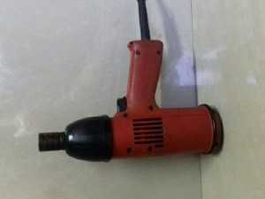Súng bắn bu lông điện HiLTi 1/2 nhật
