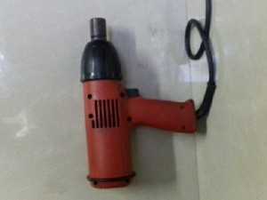 Súng bắn bu lông điện HiLTi 1/2 nhật