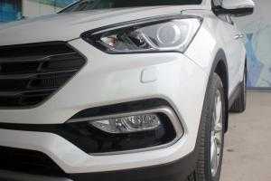 Hyundai Santa Fe màu trắng có sẵn, giao ngay
