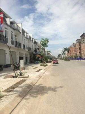 Triển Khai Dự án Đất nền , Nhà Phố , Biệt thự , QL 50 Bình Chánh , với hơn 100 nền .